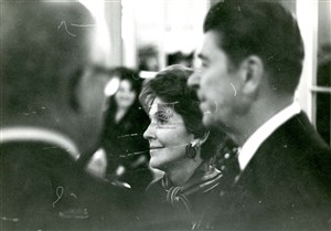 Image description is not available for 1977.068